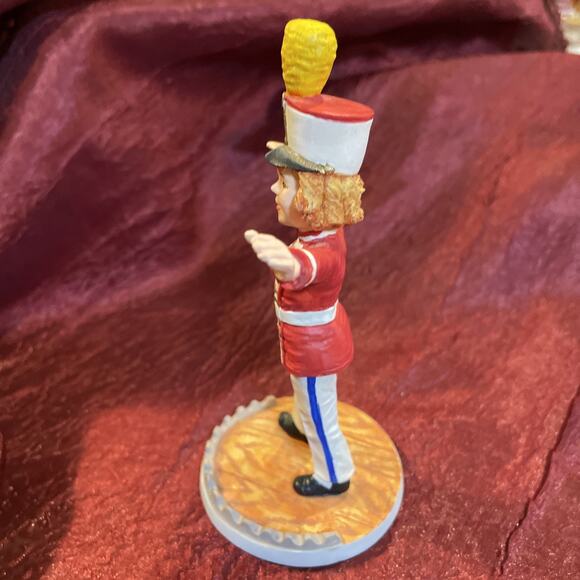 Vintage Danbury Mint Shirley Temple "Poor Little Rich Girl" Figurine 5.5” - Picture 4 of 5